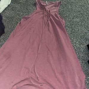 Cute summer dress! Has pockets, top is adjustable